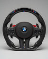 Volante M Performance G-Series — LED Carbono + Botones Rojos
